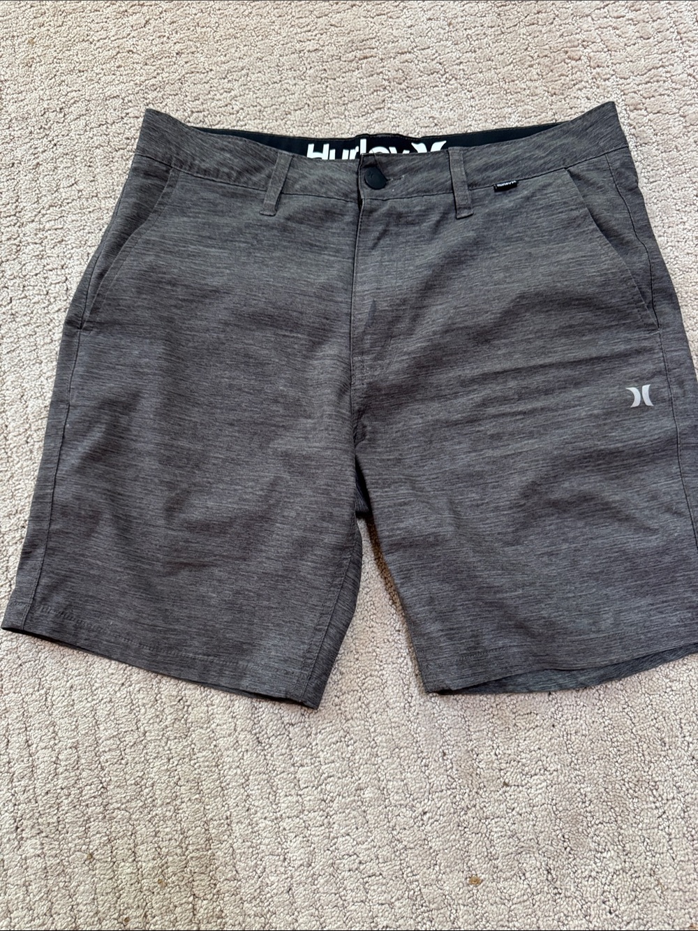 Hurley Men's 32 gray Heather Hybrid Shorts. Lightweight athletic polyester fabr